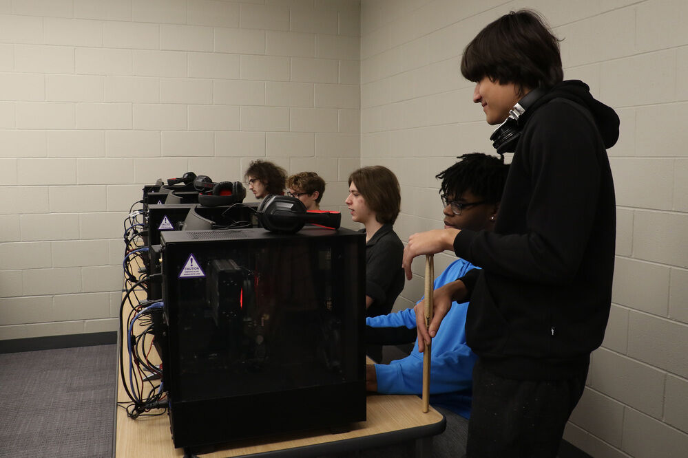 SHS Esports gets new equipment, internet in time for season
